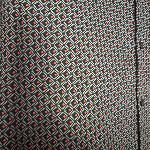 Perry Ellis Black and Geometric Patterned Casual Button Up Shirt - Picture 2 of 5